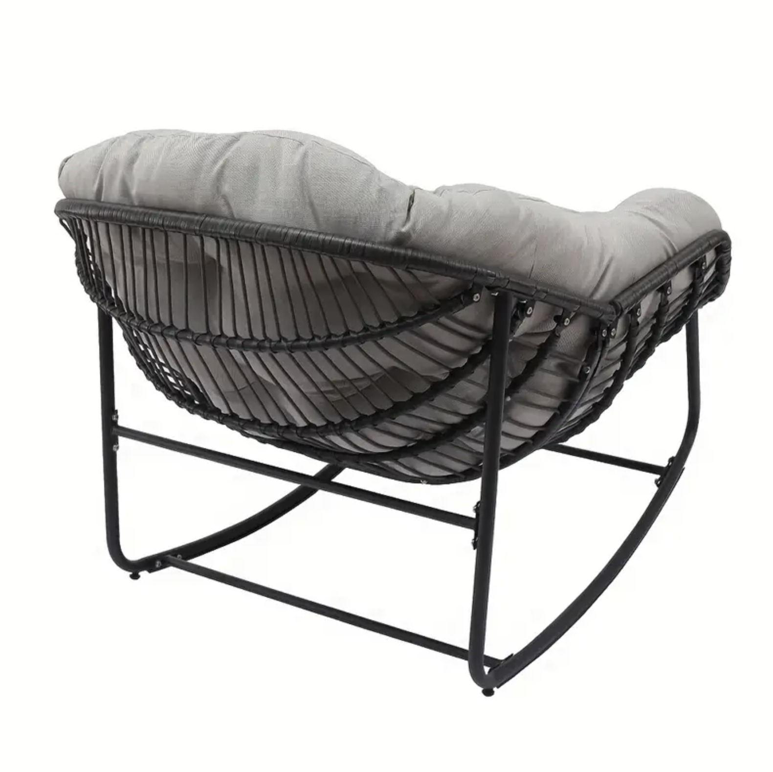 Comfy Wicker Egg Chairs Lounge